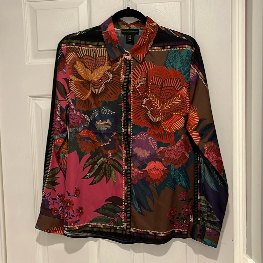 Worn once great top!!!dress up or wear with Jeans